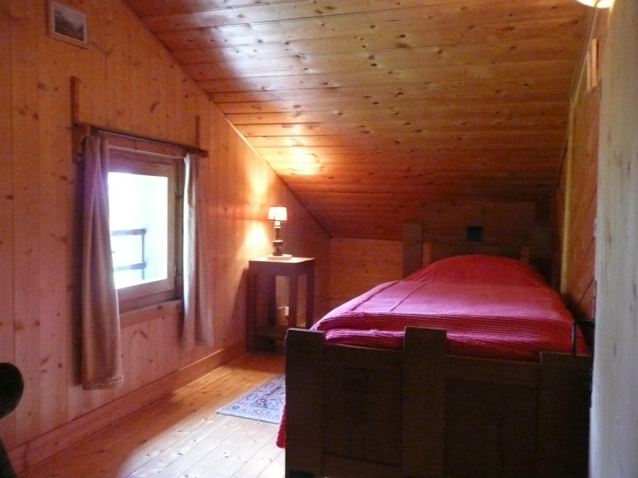 petite chambre mansardée  2 èm